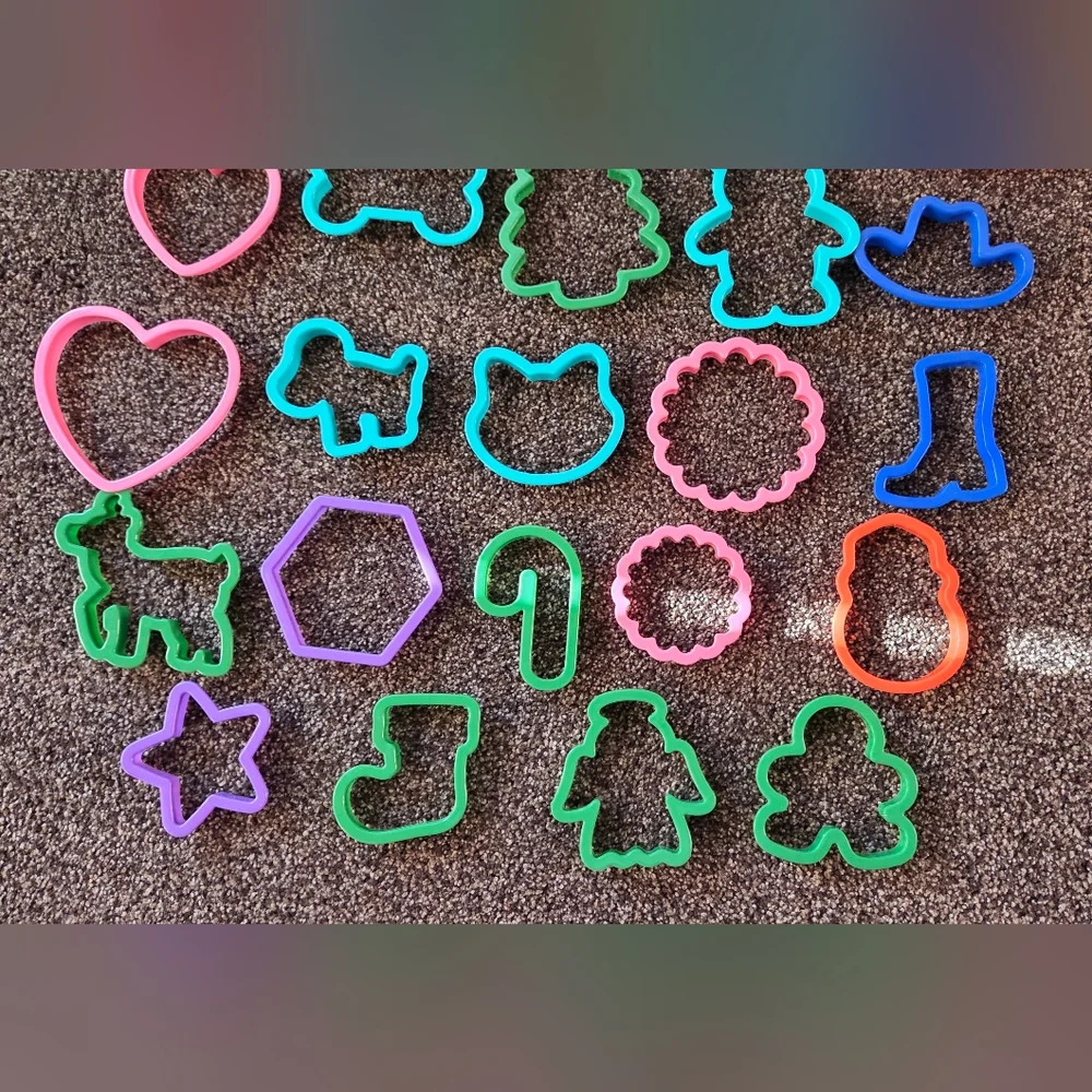 Lot of 35 Plastic Cookie Cutters Animals Holiday Transportation Dinosaurs + More
